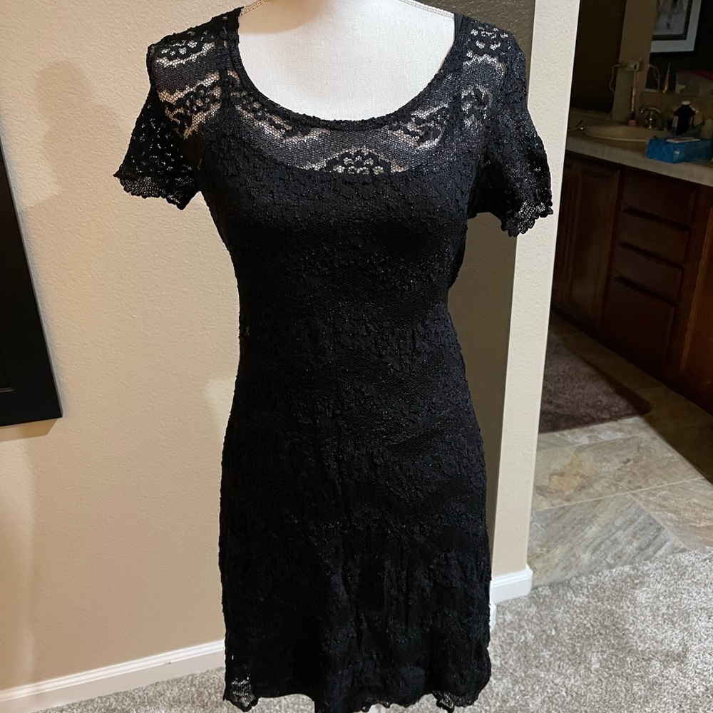 2-layer stretch lace dress